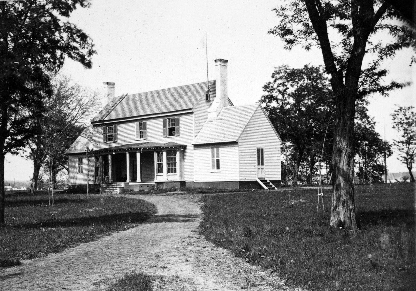 #59 The White House, former residence of Mrs. Martha Dandridge Custis Washington, now the residence of Col. Lee, 1862.