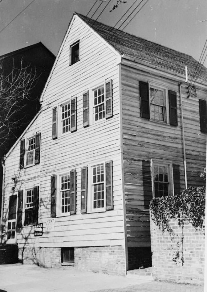 #5 Queen Street Area Survey, 513-515 Queen Street (Houses), Alexandria, 1970s