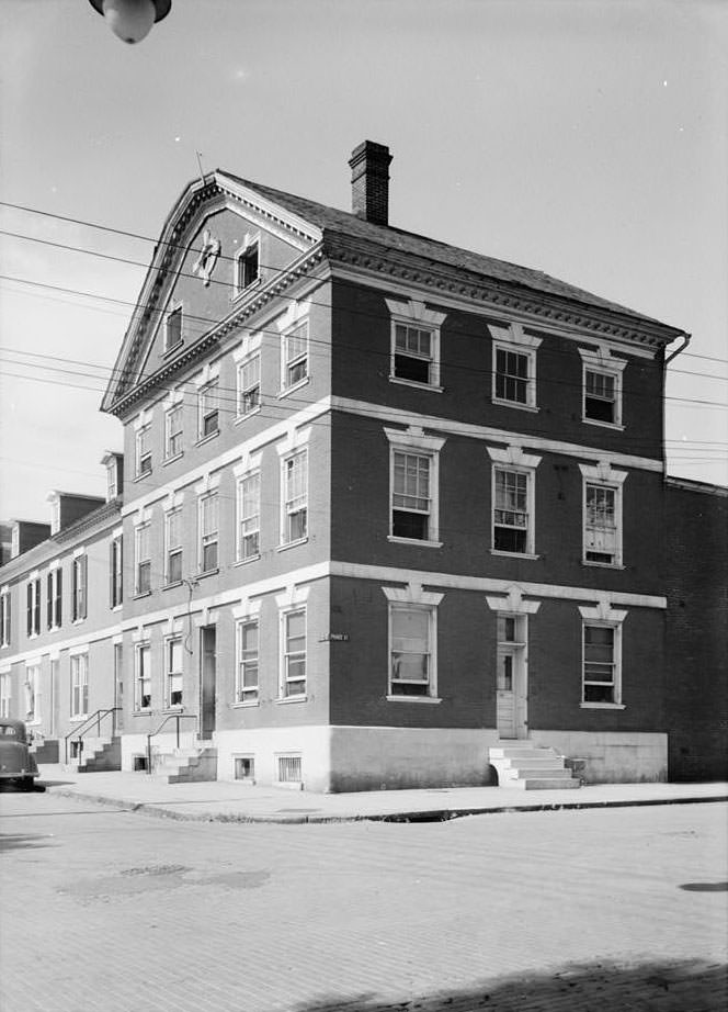 #70 200 Prince & 201 South Lee Streets (House), Alexandria, 1970s