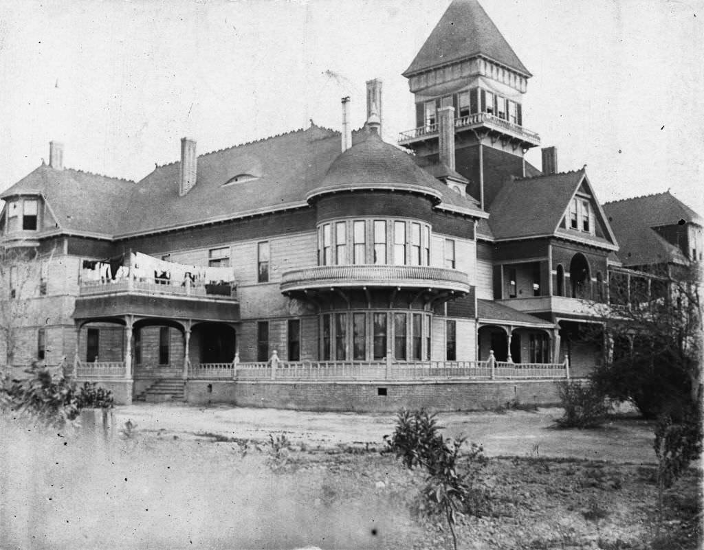 #119 Del Campo Hotel, located at the northeast corner of Broadway and South Olive Street, Anaheim, 1895