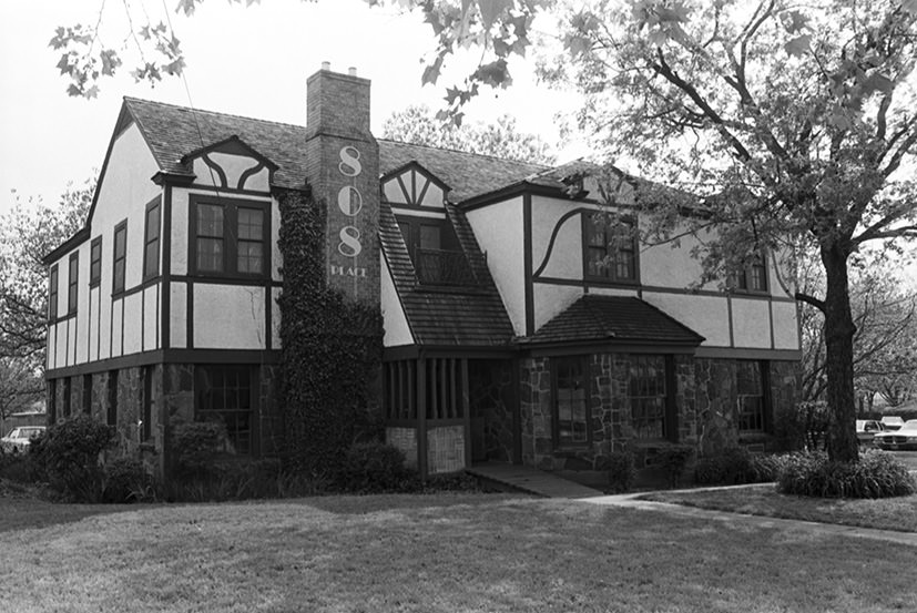 #6 Burt Grant Beauty Salon, Arlington, Texas, 1979