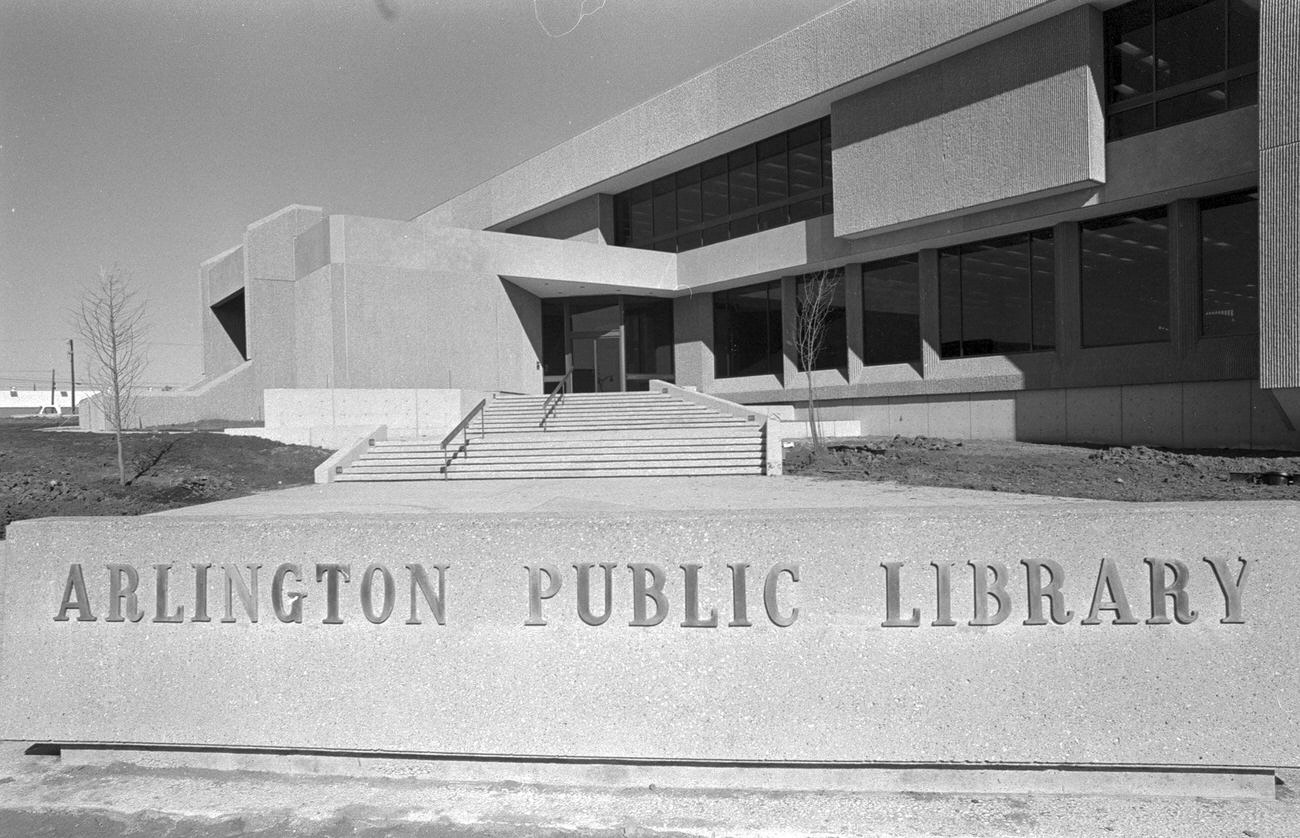 #48 New public library, Arlington, Texas, 1970s
