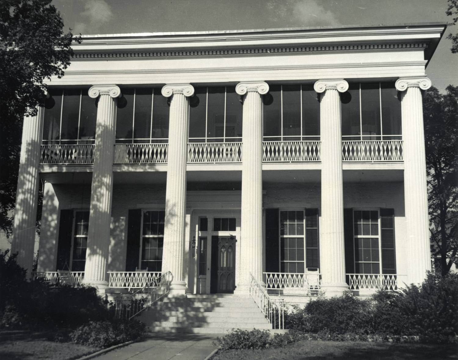 #33 Scene of Governor’s Mansion, Austin, 1954