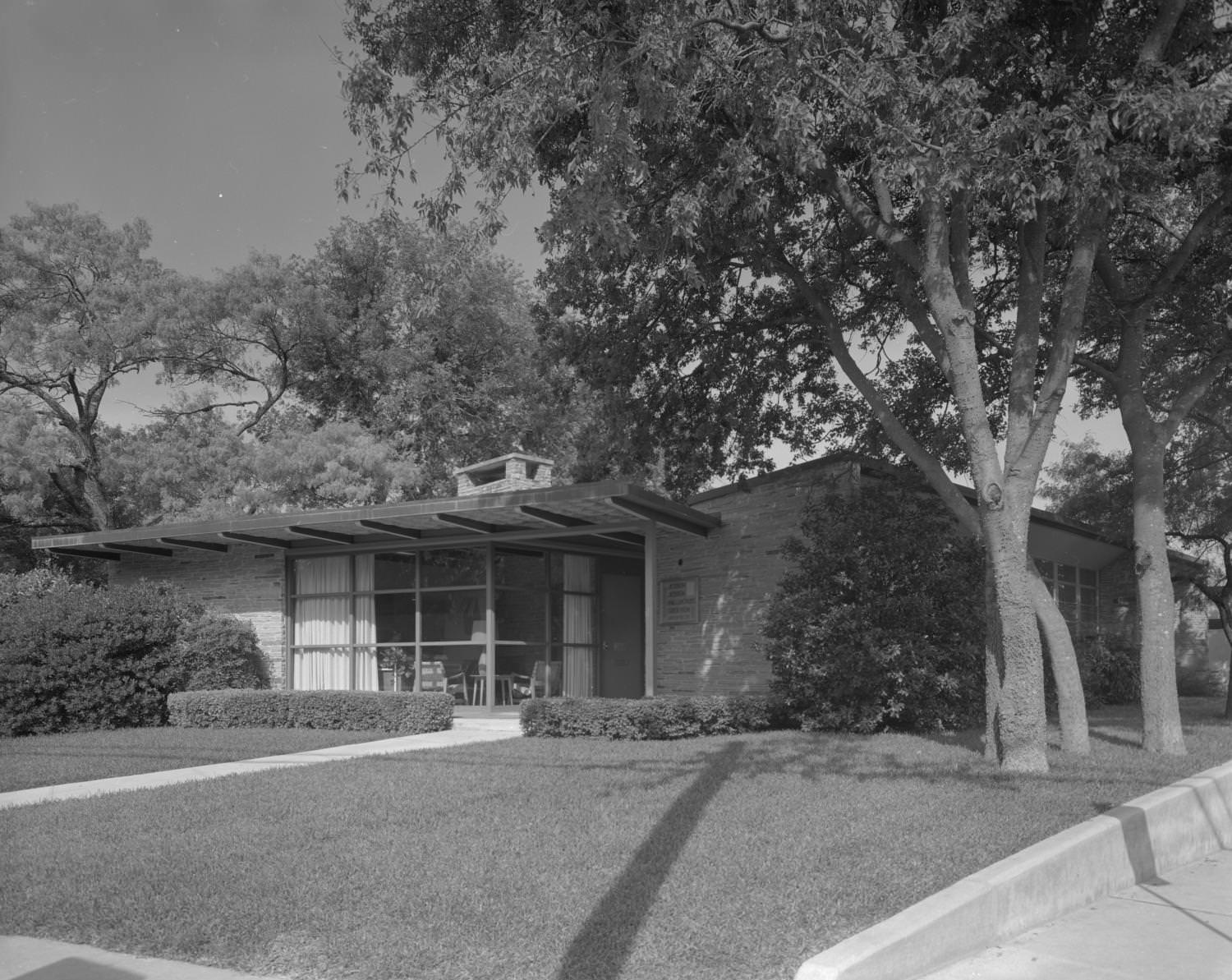 #208 An office building located at 2816 Hemphill Park, designed and owned by Jessen, Jessen, Millhouse, and Greeven, 1960