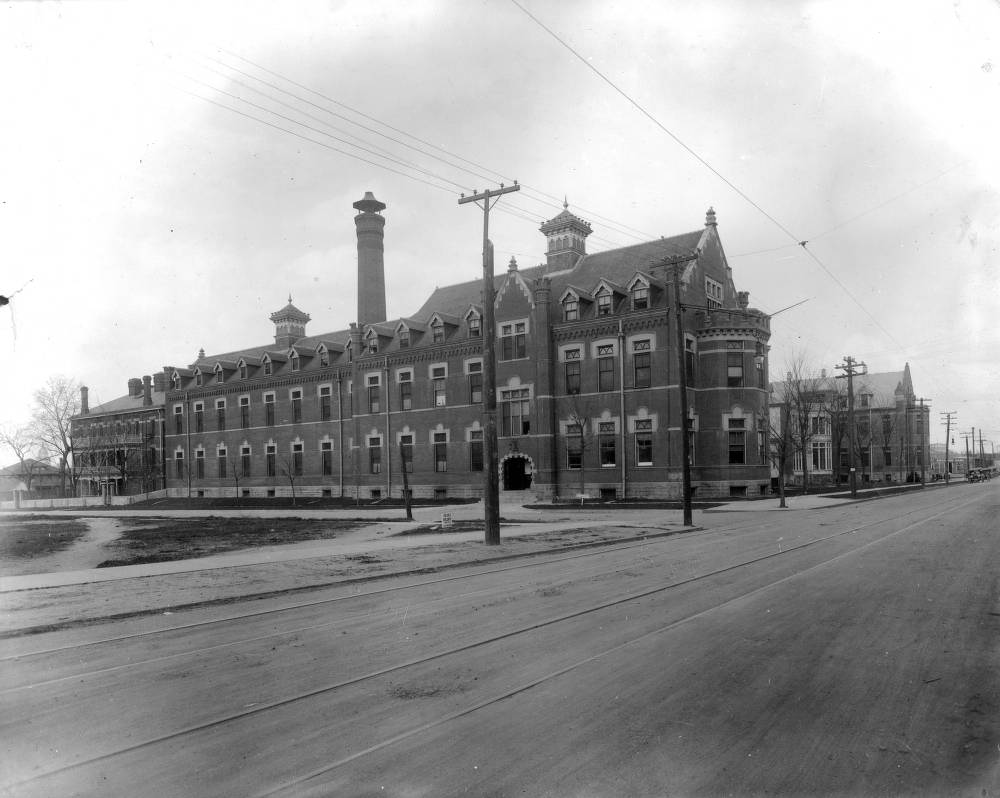 #177 Denver General Hospital and Home For Nurses at West 6th (Sixth) Avenue and Cherokee Street in the Lincoln Park neighborhood of Denver, 1909