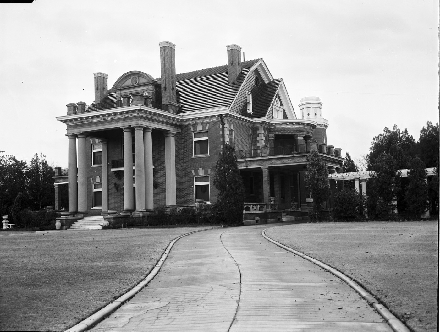#87 Exterior of the Winfield Scott home (Thistle Hill), 1509 Pennsylvania Avenue, Fort Worth, 1940