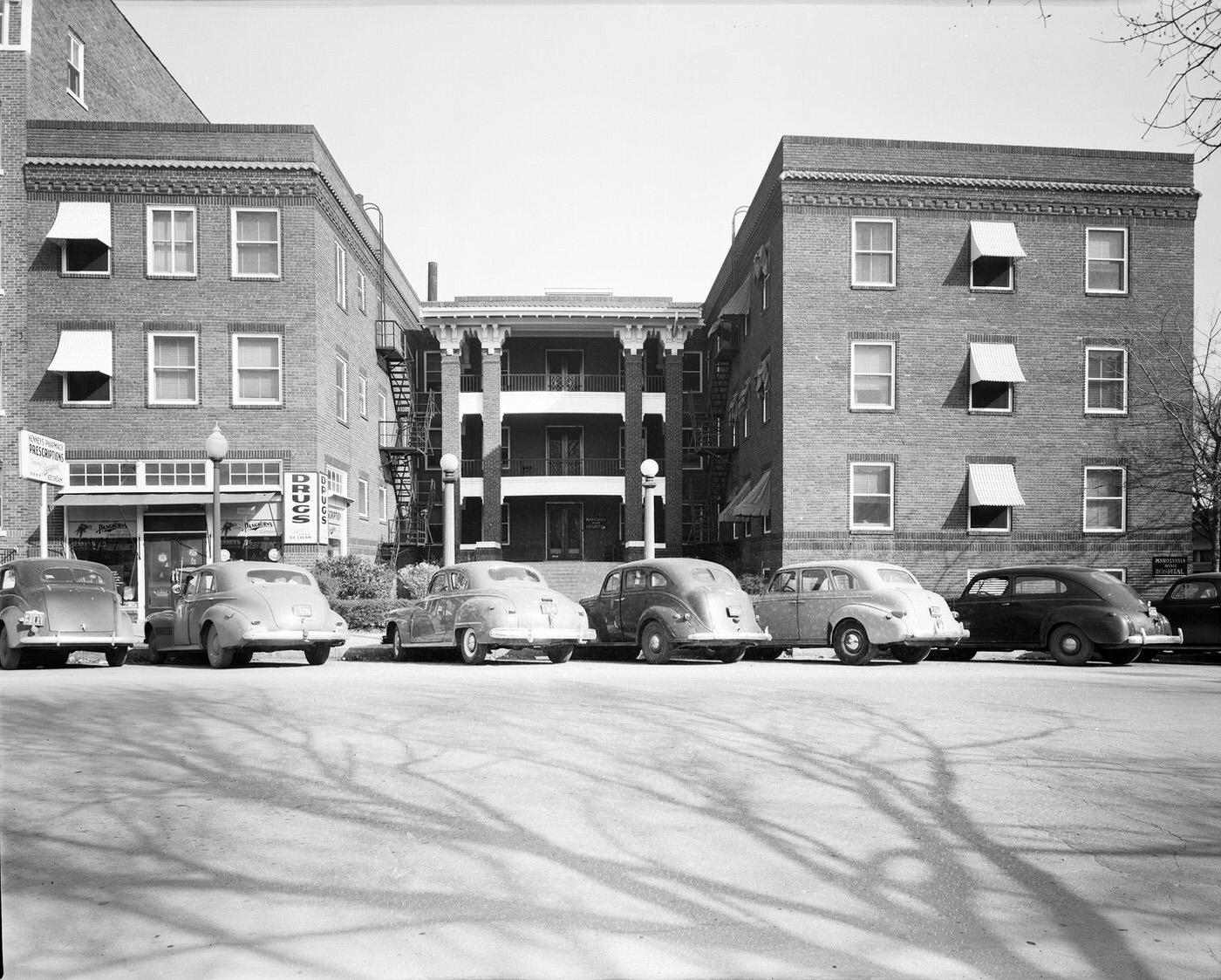 #93 Pennsylvania Avenue Hospital with Kenney’s Pharmacy on the left, Fort Worth, Texas, 1947