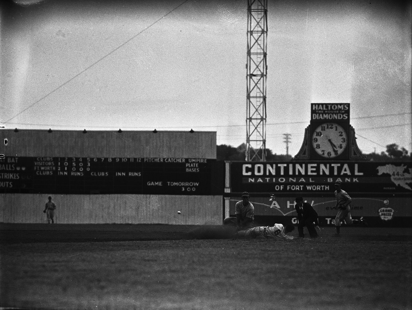 #10 Fort Worth Cats vs. St. Louis Cardinals, 1946