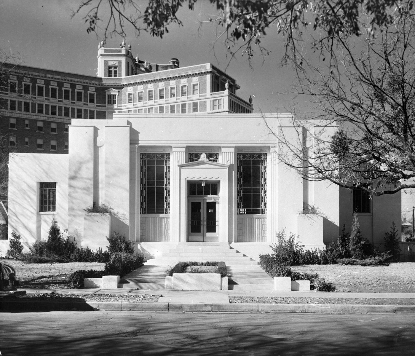 #128 Harris Memorial Hospital exterior to entrance, Fort Worth, Texas, 1942