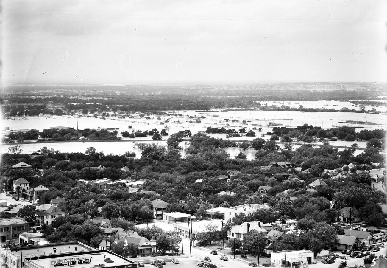 #50 Panorama Fort Worth flood scene, 1949