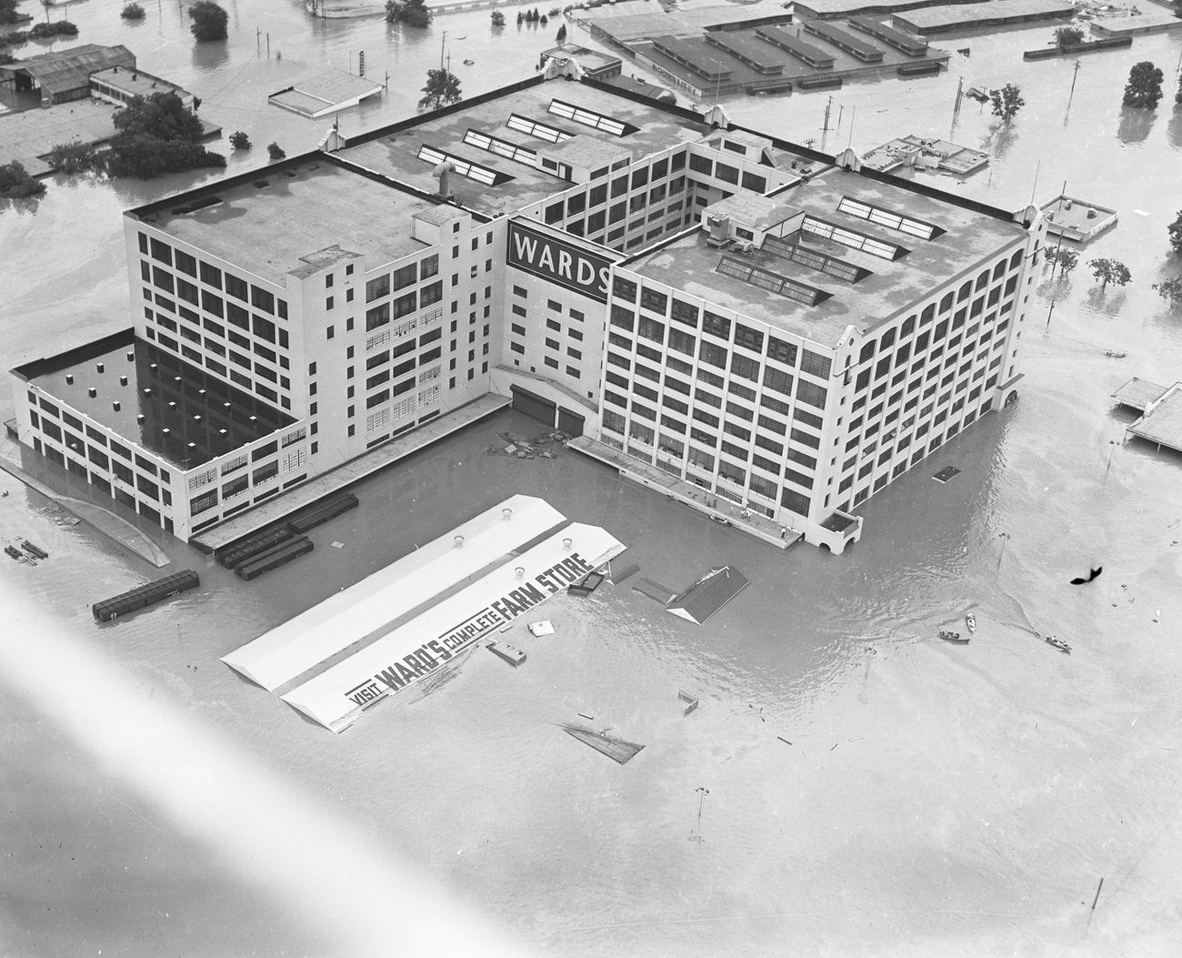 #64 Fort Worth, Texas, flood of 1949, showing 7th Street under water, 1949