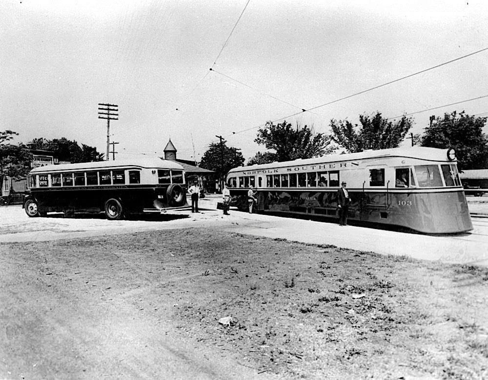 #18 CWPH Railroads Streetcar No. 103 And Bus