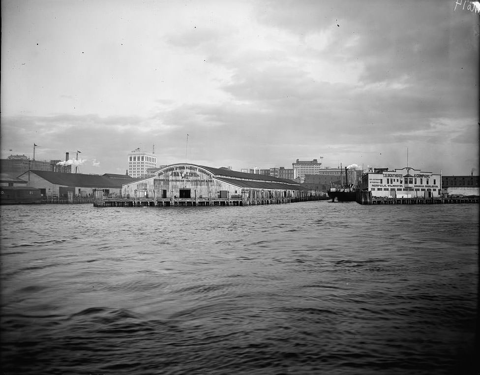 #39 Norfolk, Va., Bay Line wharf, 1910