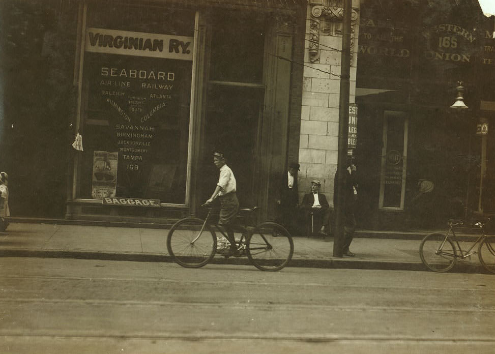 #41 Hodges Gallop, Western Union Messenger No. 16, Norfolk, Va. Lives, 201 Freeman Street.