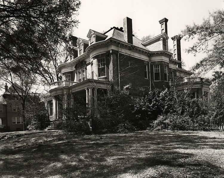 #145 Royster House. Colonial Avenue before porch removal, 1940s