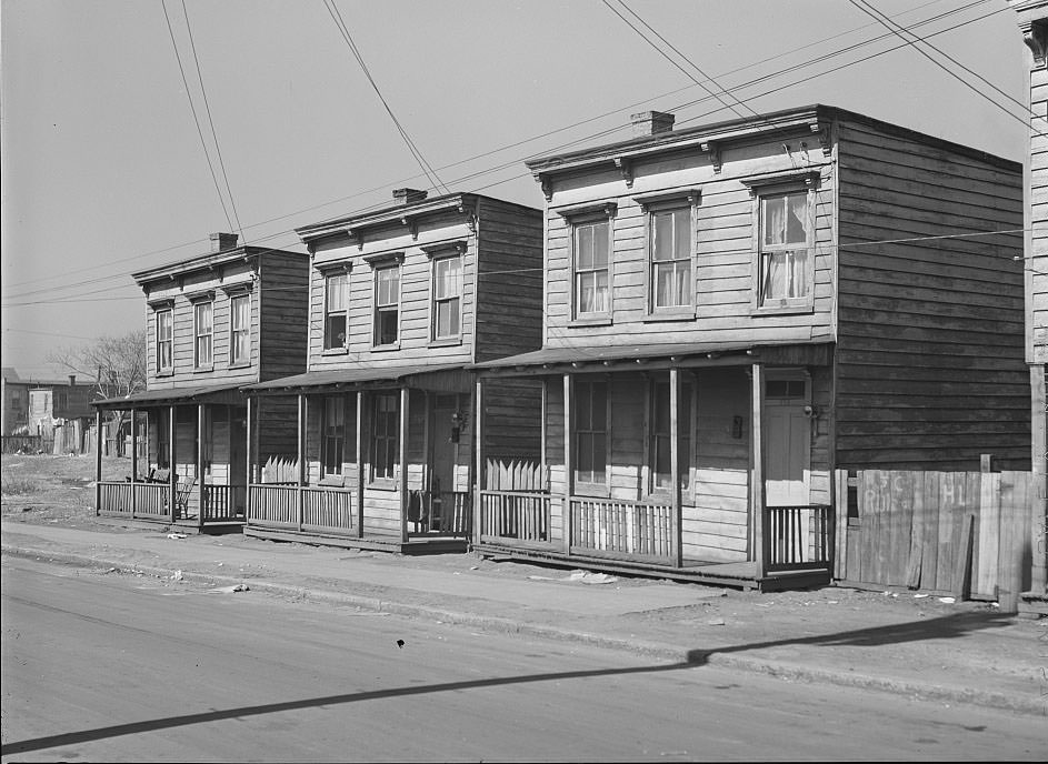 #163 Houses occupied by defense workers. Norfolk, Virginia, 1941