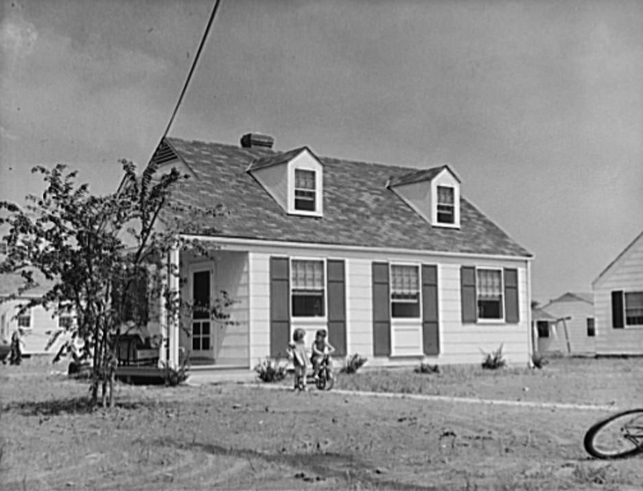 #182 Defense housing, Norfolk, Virginia, 1941