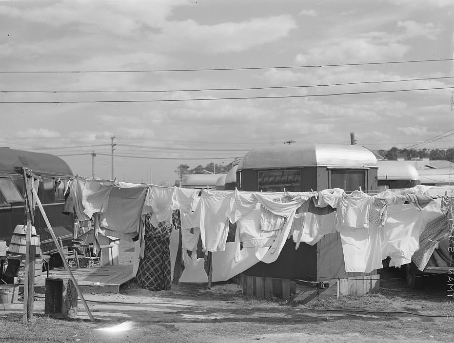 #187 Trailer camp for construction workers. Ocean View, outskirts of Norfolk, Virginia, 1941