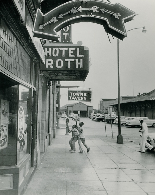 #66 Downtown South, 1958