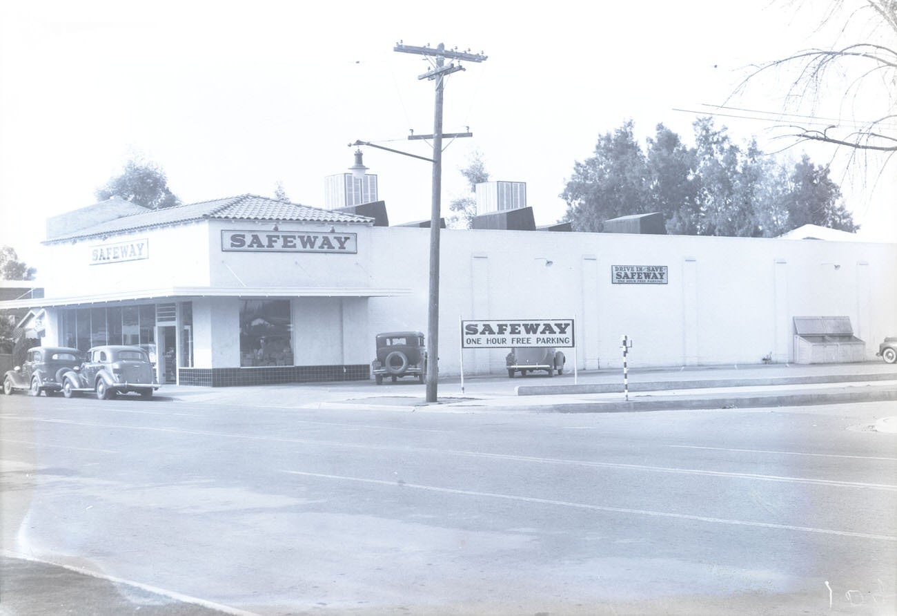 #44 Safeway Store Exterior, 1942
