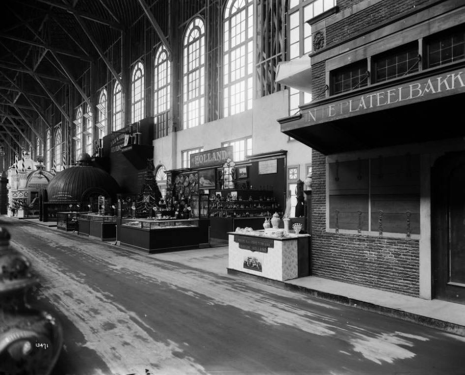 #105 Holland’s exhibits in the Palace of Varied Industries, 1904