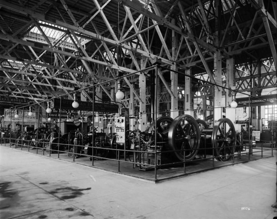 #211 Exhibits on the floor of the Palace of Machinery, 1904