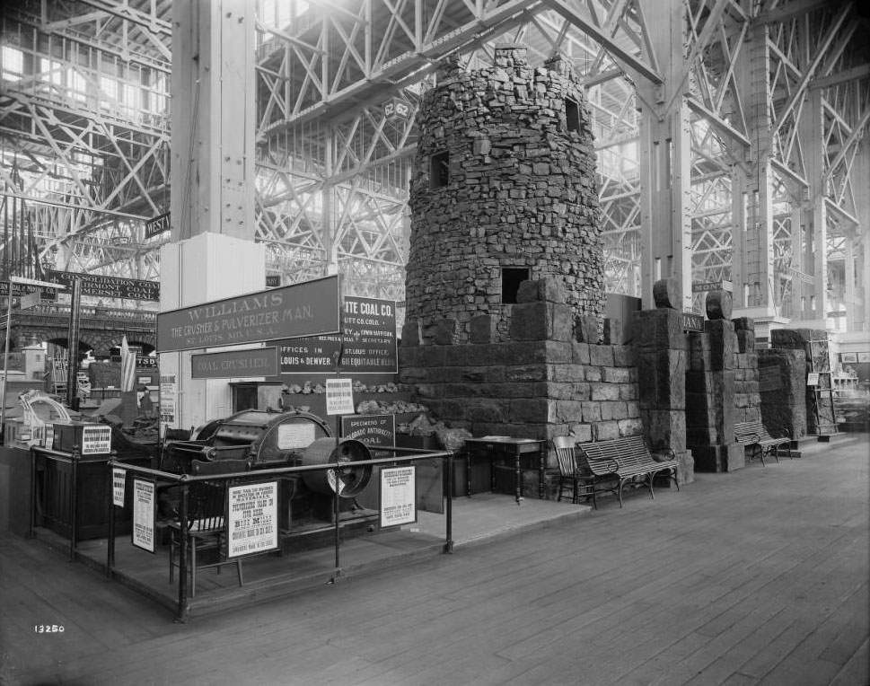 #220 Williams Patent Crusher & Pulverizer Company exhibit in the Palace of Mines and Metallurgy, 1904