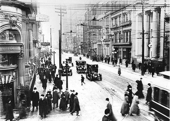 #30 King looking west from Yonge Street, 1910s
