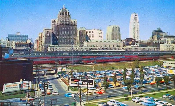 #169 Postcard view of the pre-sign Royal York, 1950s