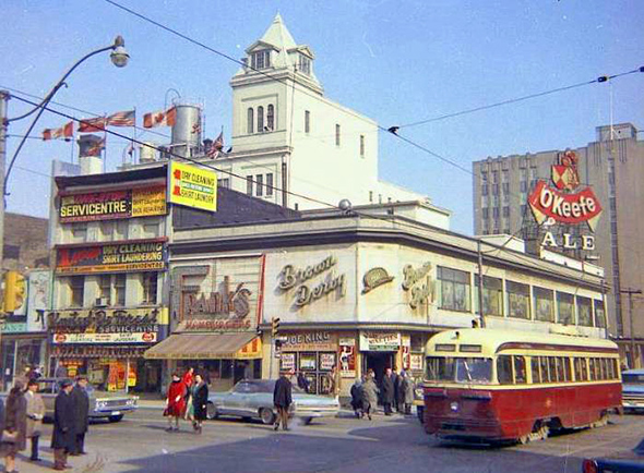 #67 Postcard view of Yonge and Dundas when the Brown Derby held court on the northeast corner, 1966