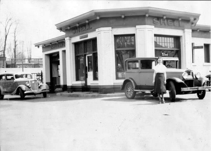 #81 This is Osbourne Shell at the corner of Queen & Glenmanor in Toronto, 1940s