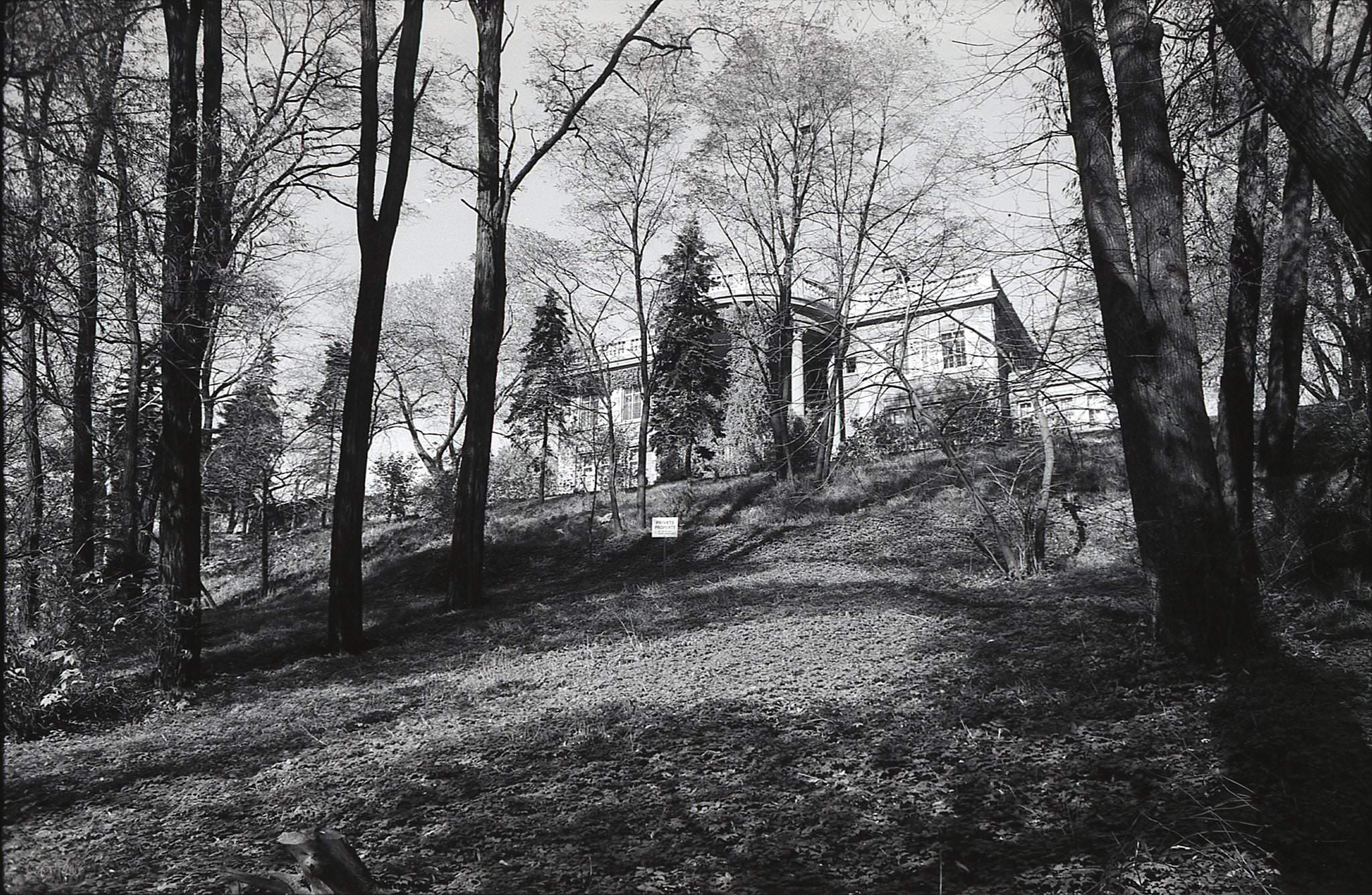 #149 One more shot of Sir William Gage House looking north, up toward the Lake Iroquois shoreline, 1960.