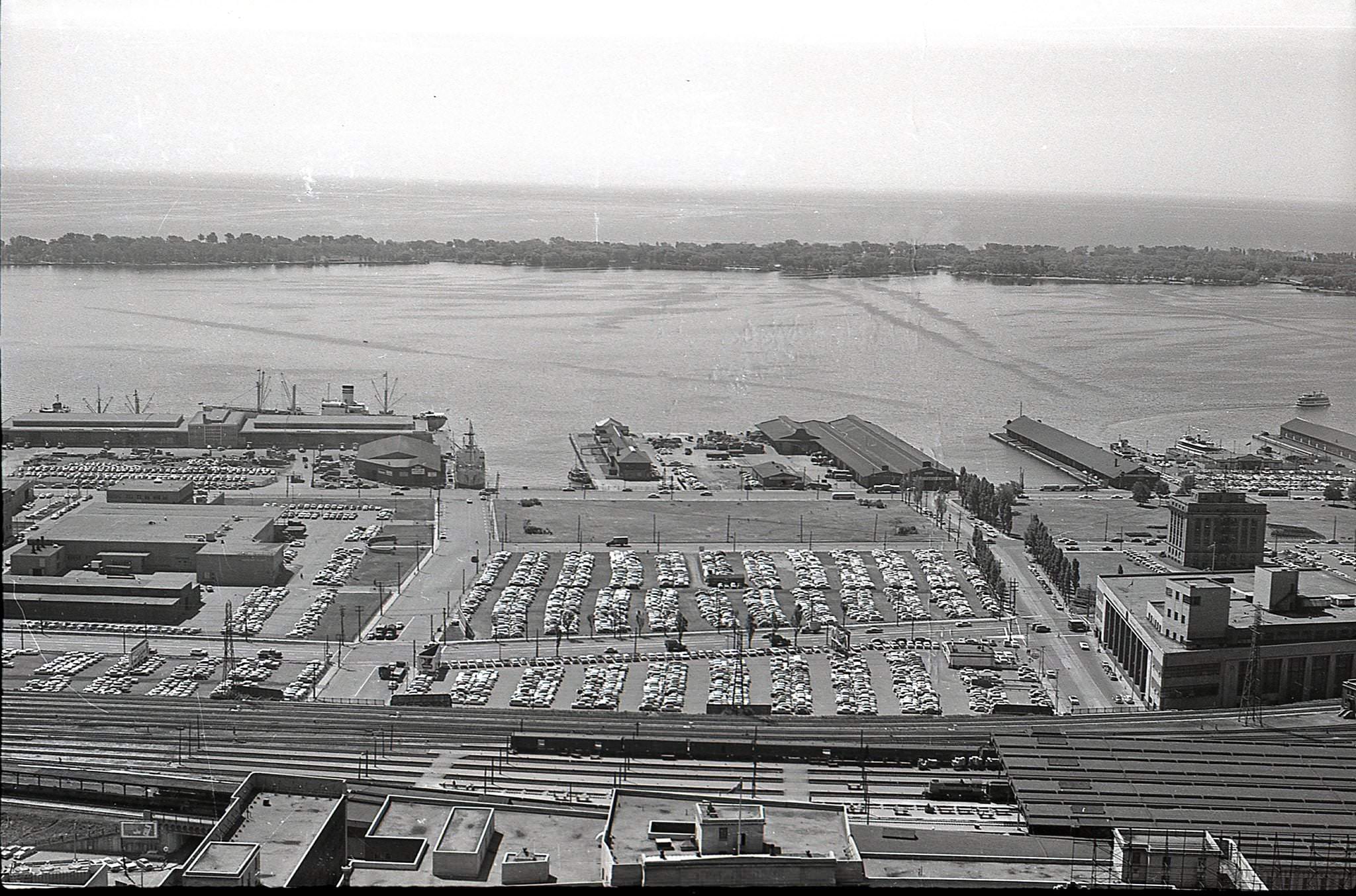 #32 A view looking south from the Bank of Commerce building, 1959.