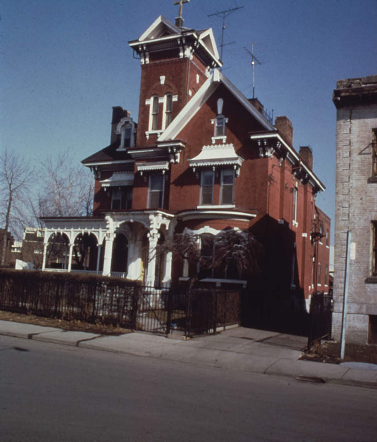 #71 Edward Leadlay house, 25 Augusta Avenue, 1980s