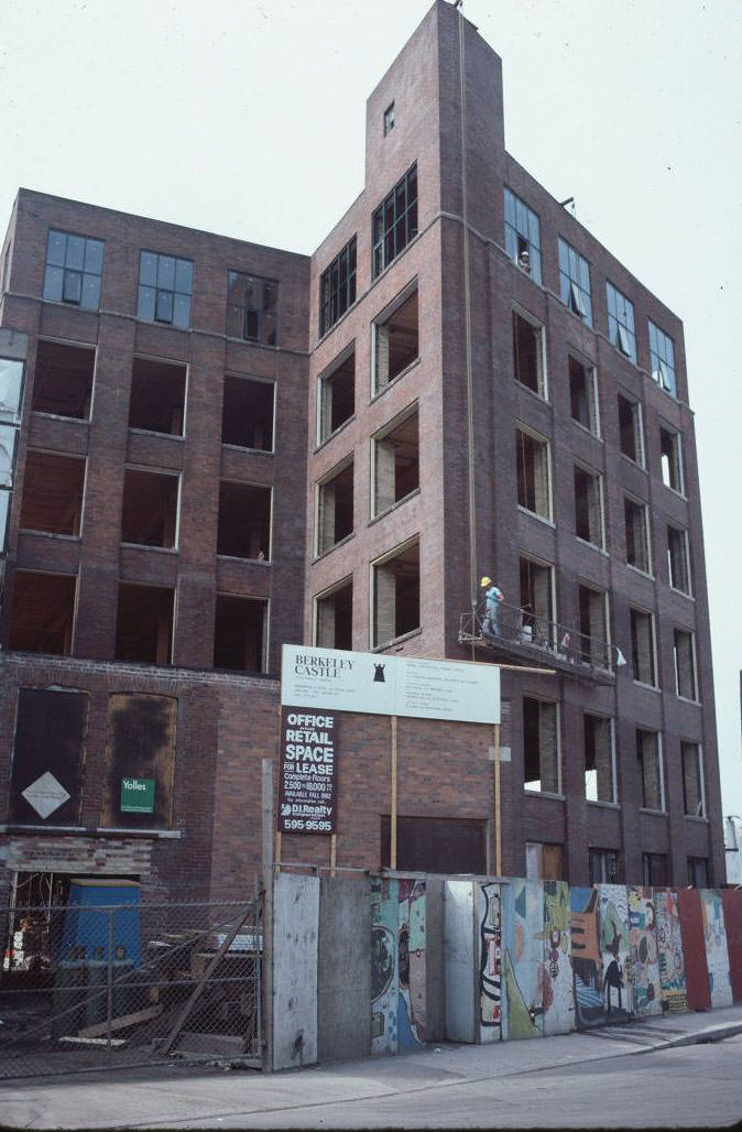 #81 Berkeley Street, 1982