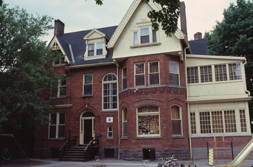 #30 87 Bellevue Avenue -1991
