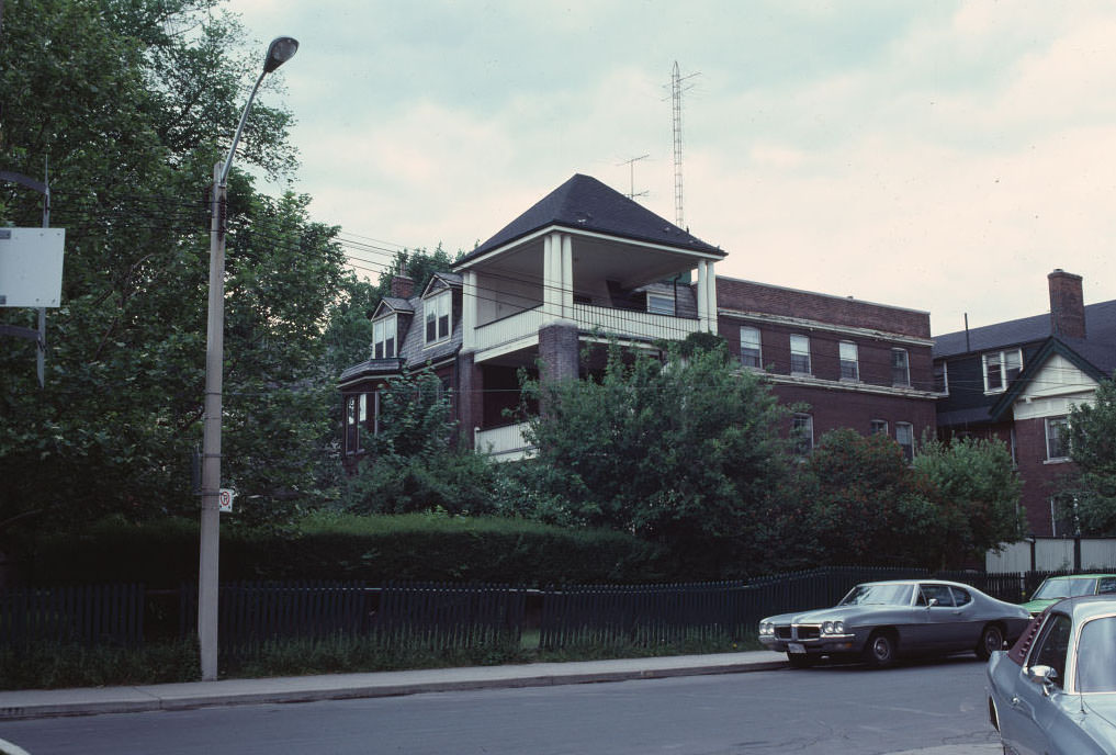 #32 TTC GM bus 3718 at Passmore and Midland – Credit Leonard Jacks‎, 1973