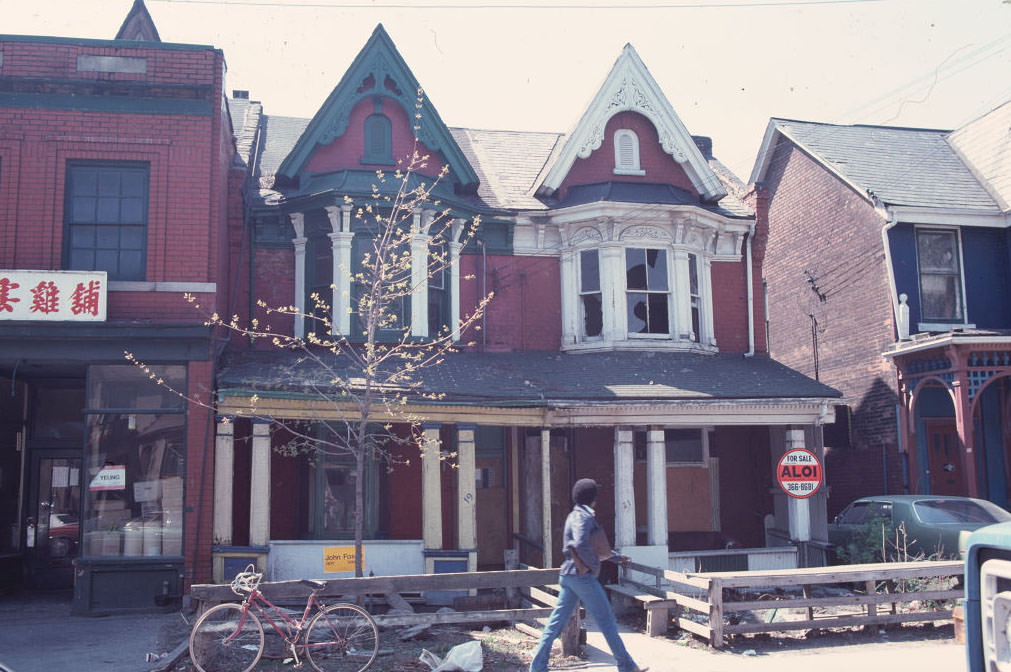 #51 19-21 Baldwin Street, 1979