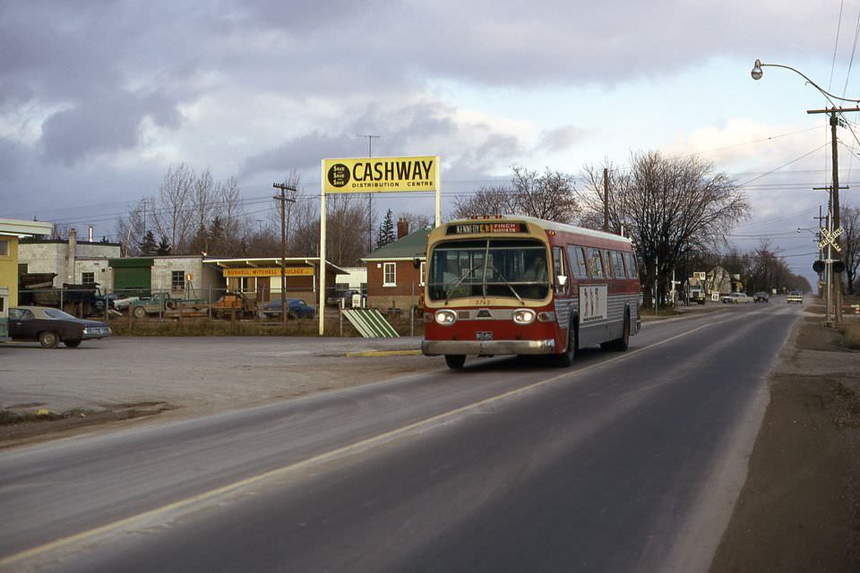 #72 TTC GM bus 3763 Steeles near Old Kennedy Road – Credit Leonard Jacks‎, 1973