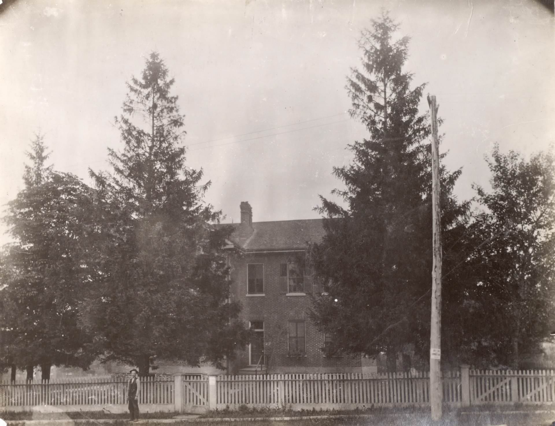#61 Weston High School, King St., south side, west of Elm St. Toronto, 1905.