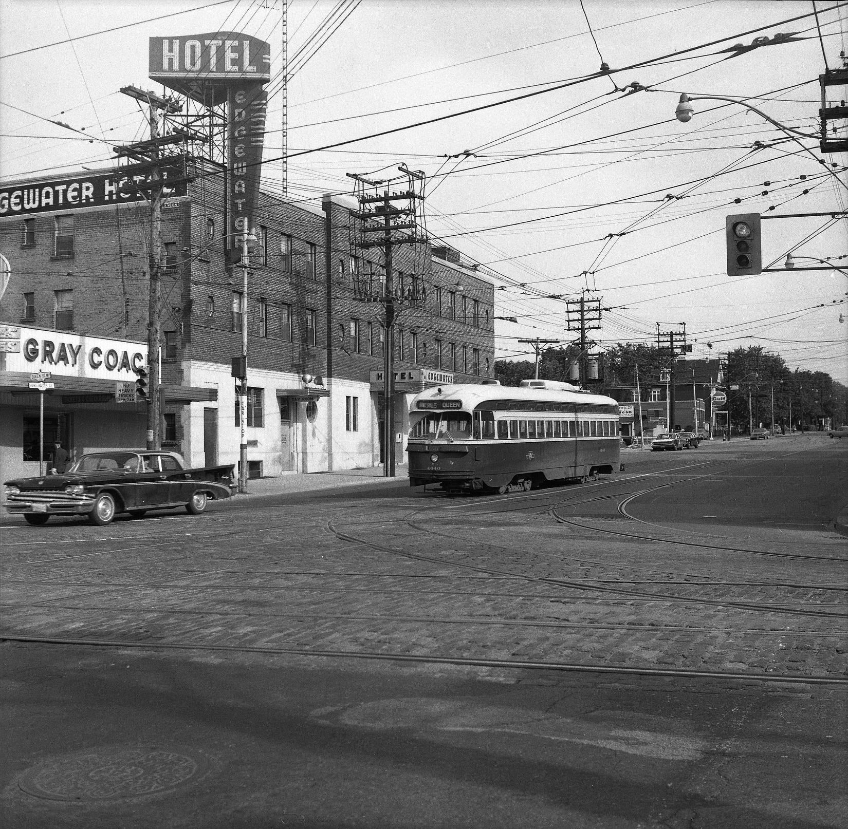 #87 TTC Streetcar 4440 Kingston line Southbound on Roncesvalles about to turn east on Queen Street West – 13 July 1970.