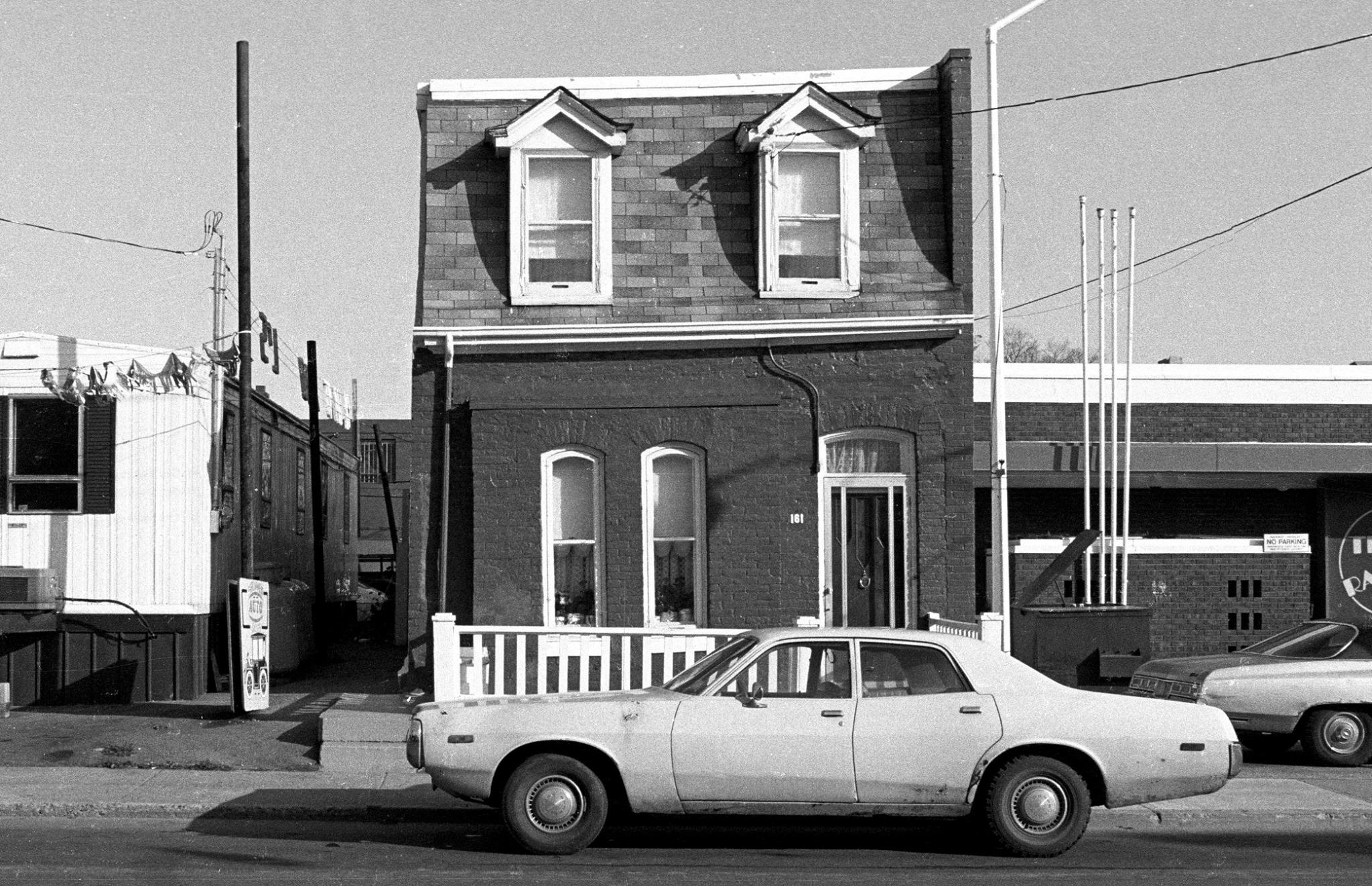 #129 161 Parliament St – 1 – November 27, 1983