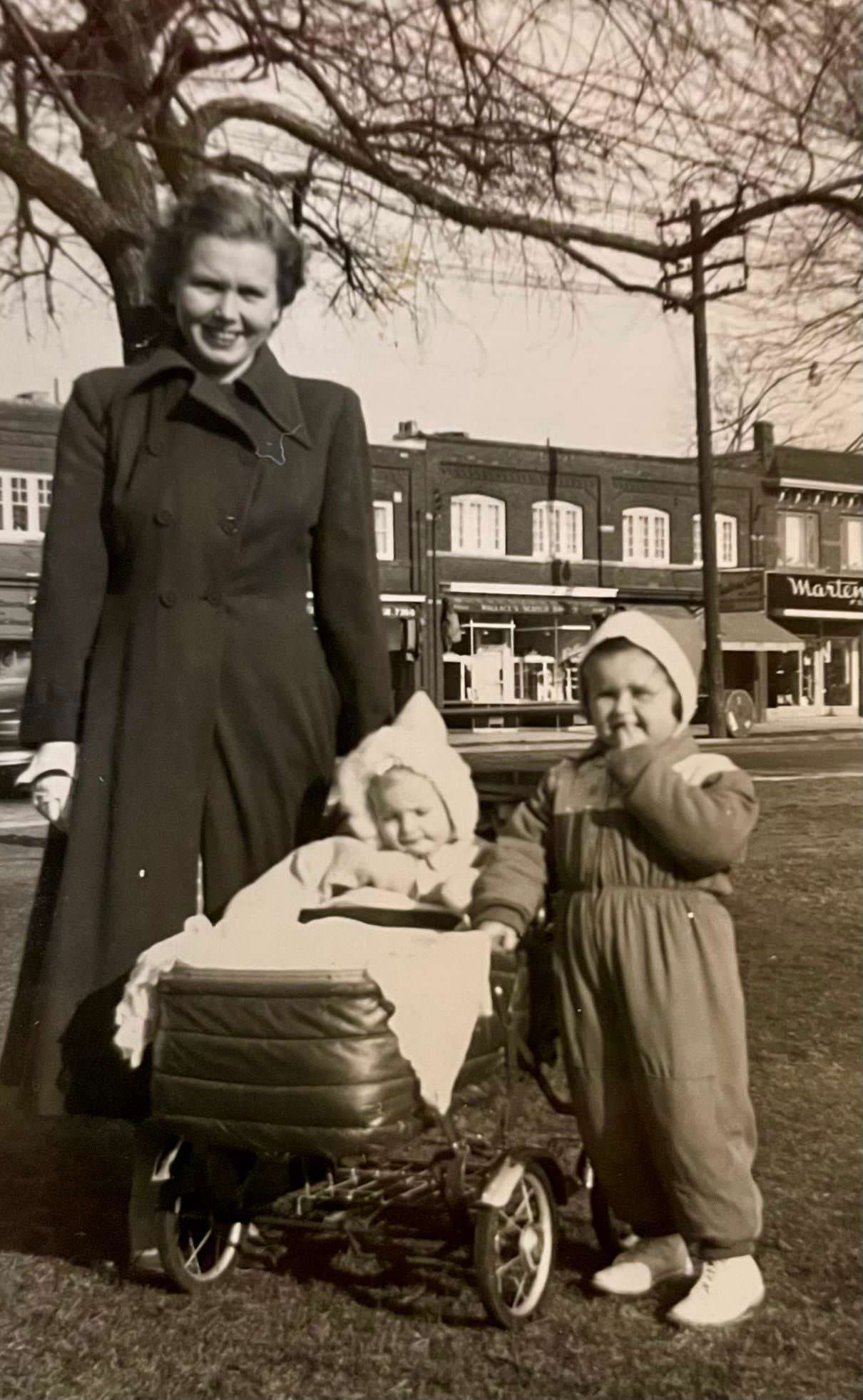 #19 A mother with her child in East Lynn Park, 1950s