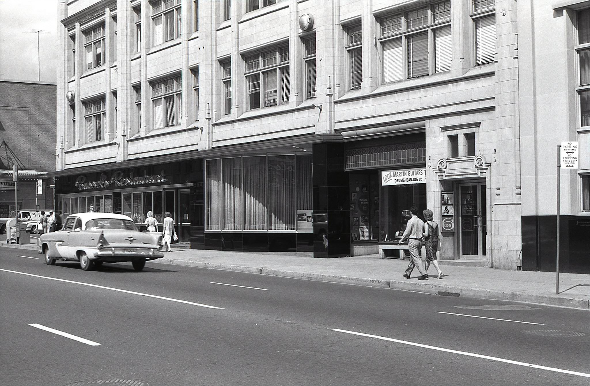 #22 385-391 Yonge Street in 1962.