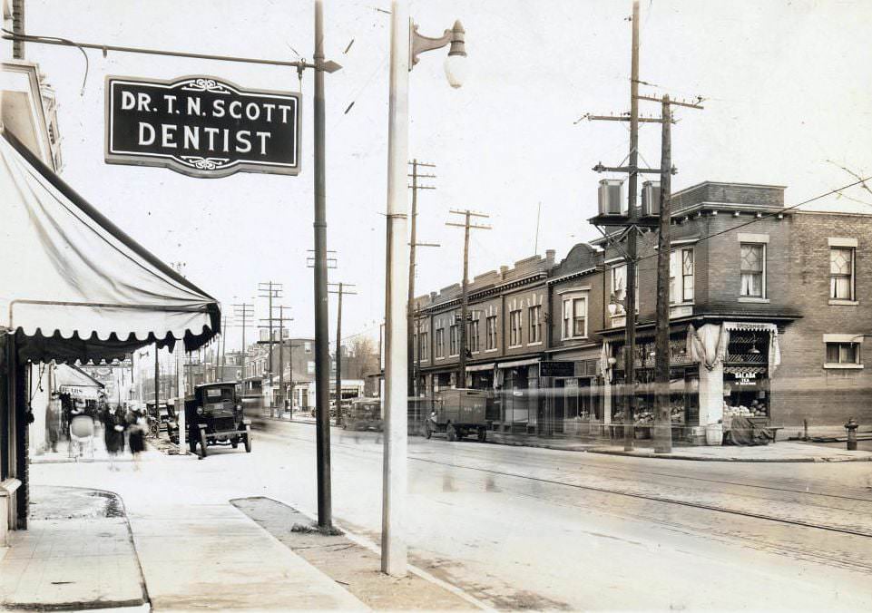#24 Dr. T.N. Scott, Dentist 692 Bloor W at Clinton looking east, 1920s