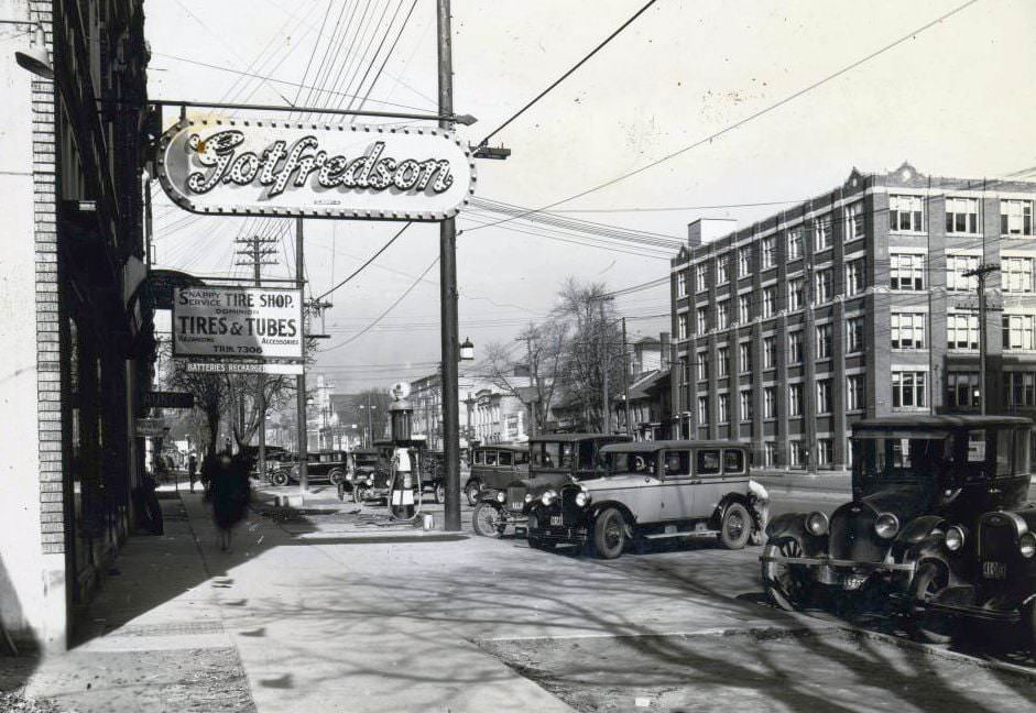 #26 Gotfredson Trucks – 242-244 Spadina Avenue. View is looking north-east on Spadina Avenue, from south of Grange Avenue, 1920s