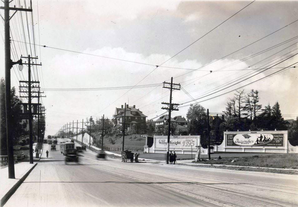 #28 Yonge looking southwest from Chatsworth, 1920s