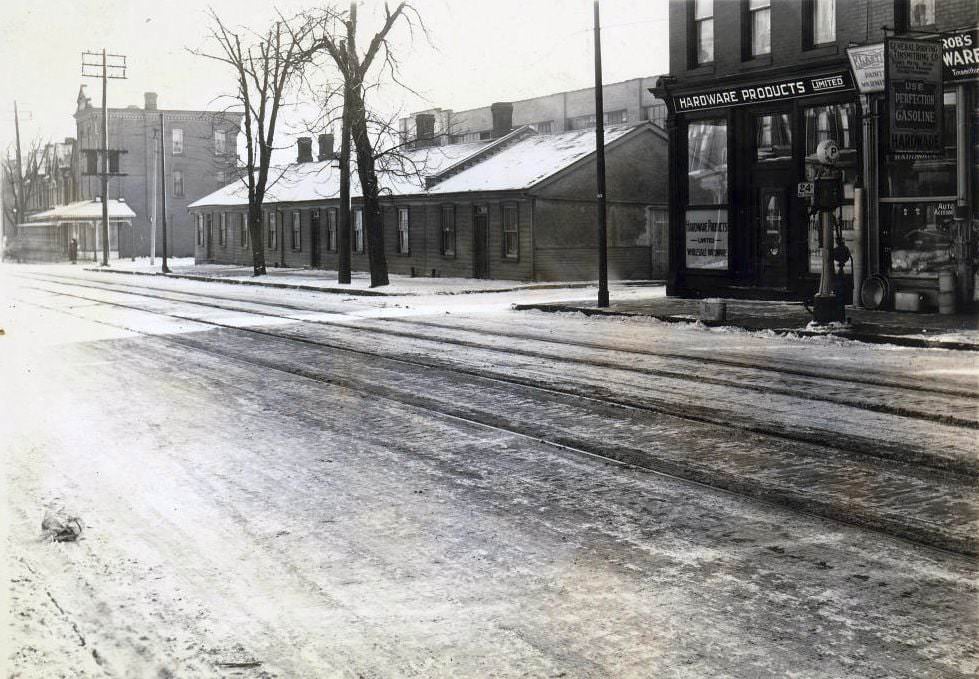 #40 Dundas Street & Milan Street looking southeast, 1920s