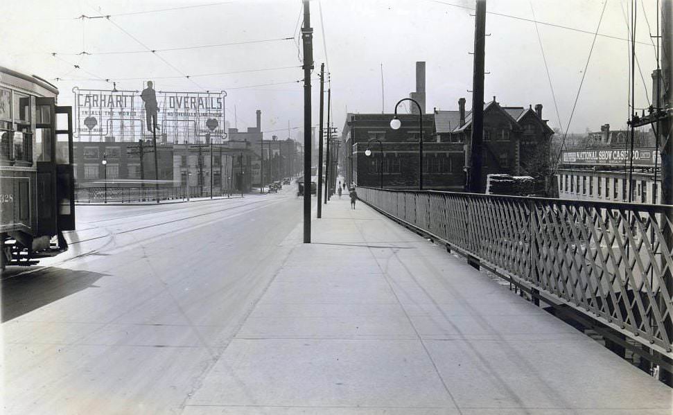 #41 Queen Street East looking west towards River Street, 1920s