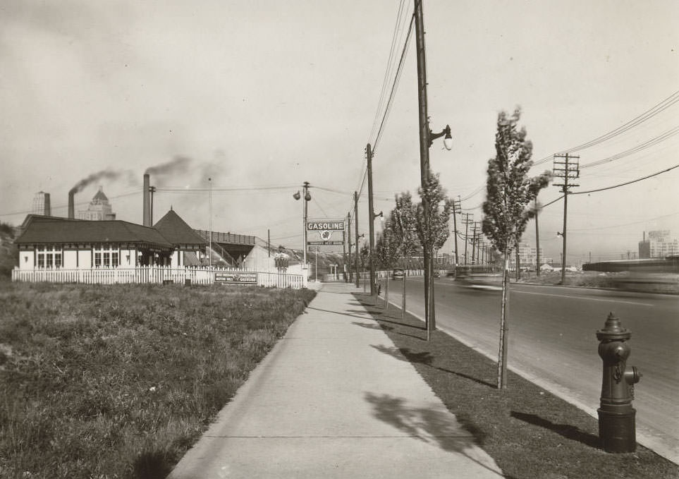 #69 McColl-Frontenac Service Station – Lake Shore Road, at Spadina Avenue, 1929